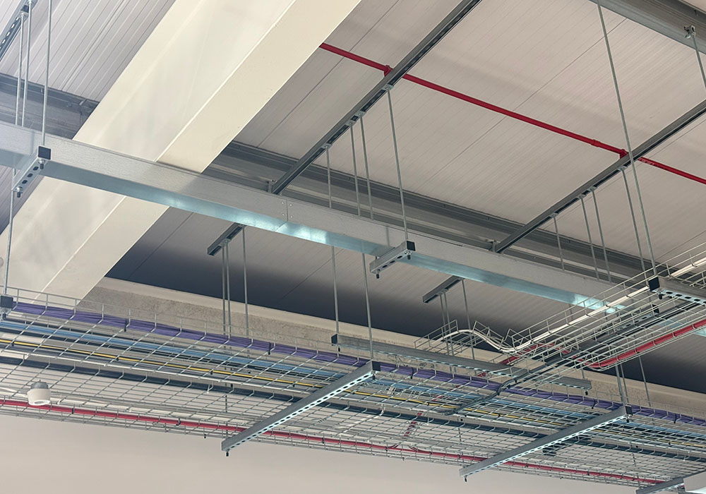 Wiring and steel structure ceiling